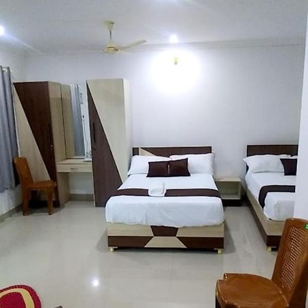 Tharavad Residency Hotel Iritti Ngoại thất bức ảnh