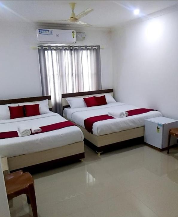 Tharavad Residency Hotel Iritti Ngoại thất bức ảnh